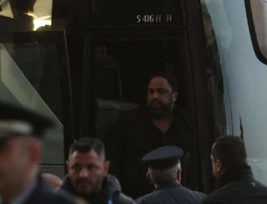 Ντέρμπι στην Τούμπα: Επίθεση με μπουκάλια και άλλα αντικείμενα καταγγέλλει ο Ολυμπιακός